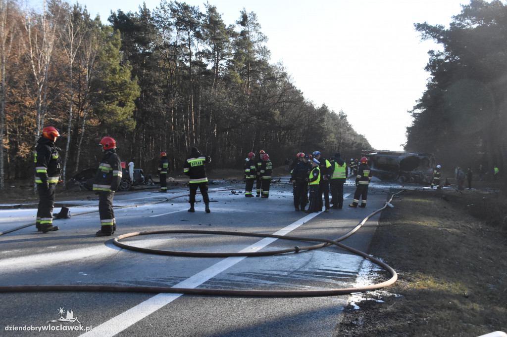 Zderzenie samochodu osobowego i cysterny
