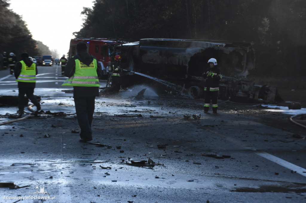 Zderzenie samochodu osobowego i cysterny
