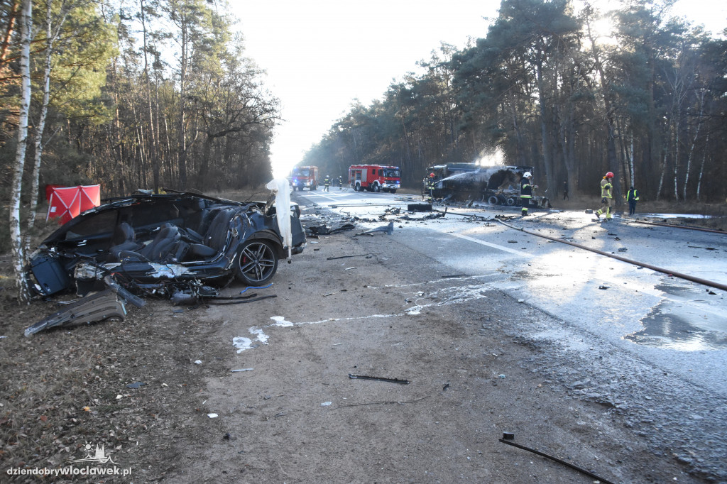 Zderzenie samochodu osobowego i cysterny