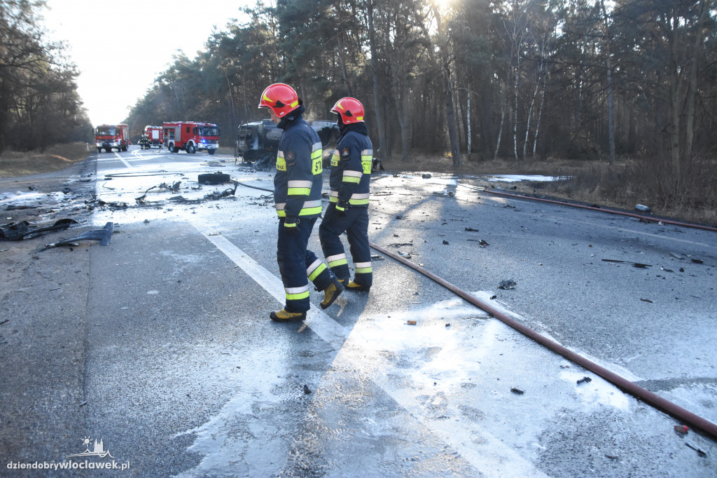 Zderzenie samochodu osobowego i cysterny