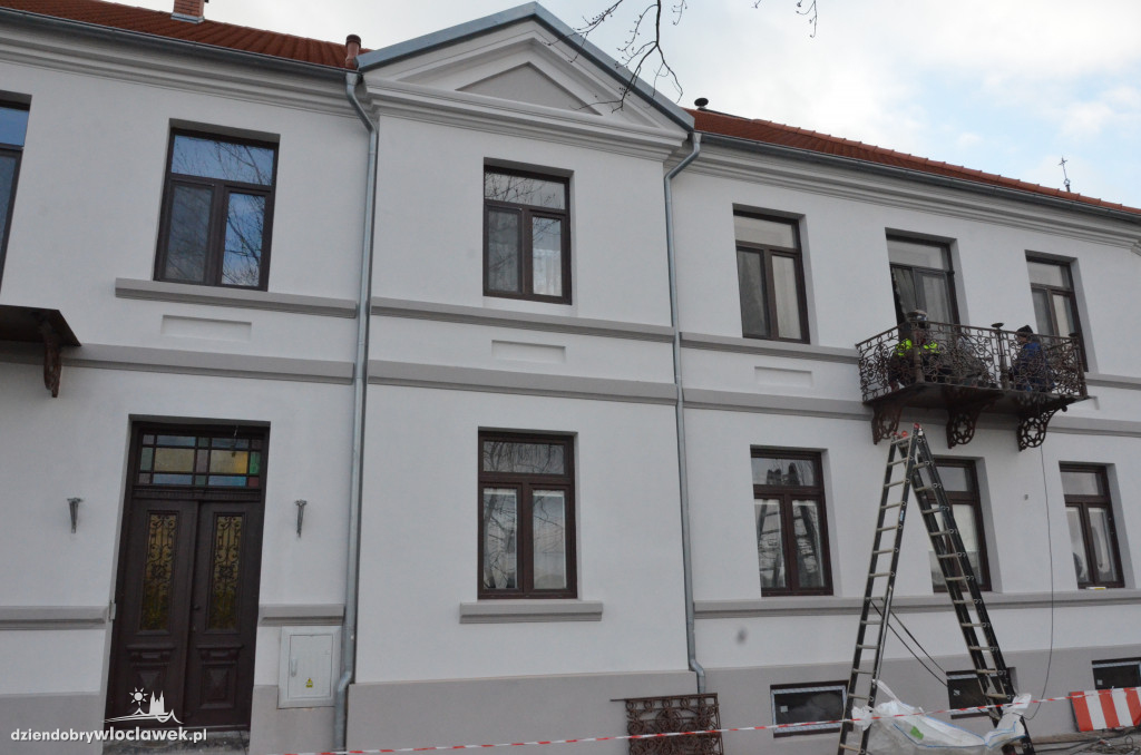Odnowiona kamienica przy bulwarach