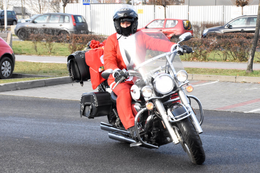 Motomikołaje pod Halą Mistrzów