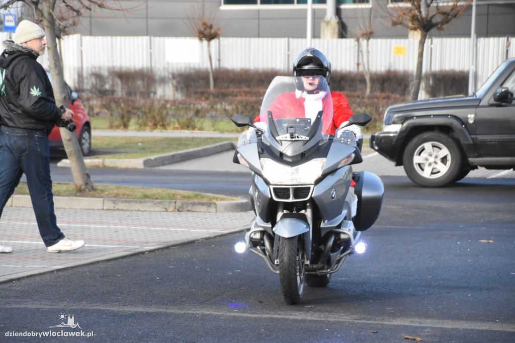 Motomikołaje pod Halą Mistrzów