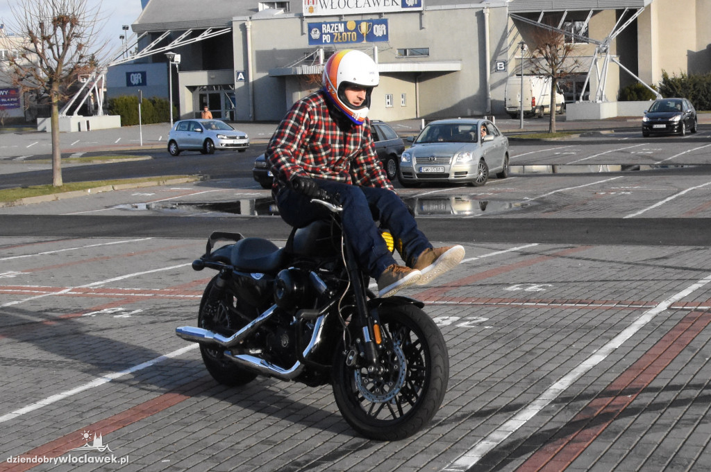 Motomikołaje pod Halą Mistrzów