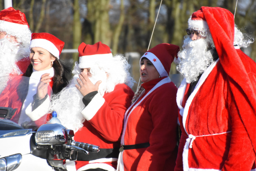 Motocykliści z wizytą w Domu Dziecka