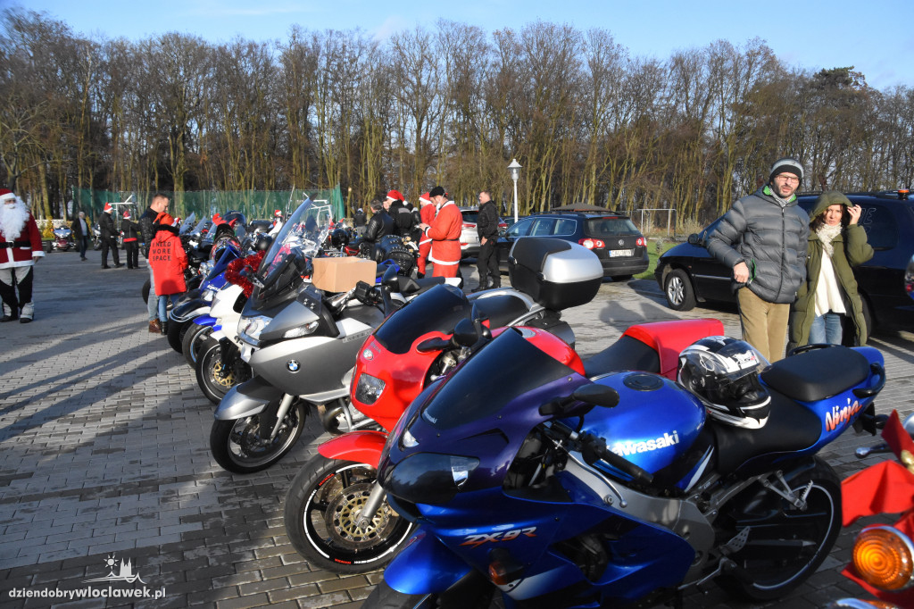 Motocykliści z wizytą w Domu Dziecka