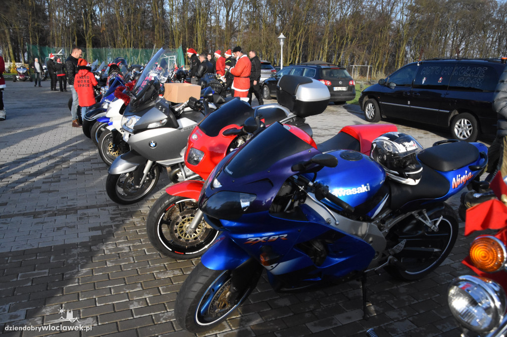 Motocykliści z wizytą w Domu Dziecka