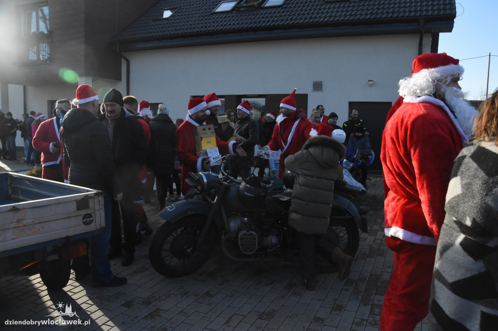 Motocykliści z wizytą w Domu Dziecka