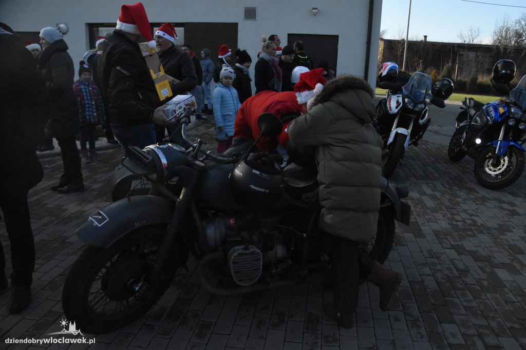 Motocykliści z wizytą w Domu Dziecka