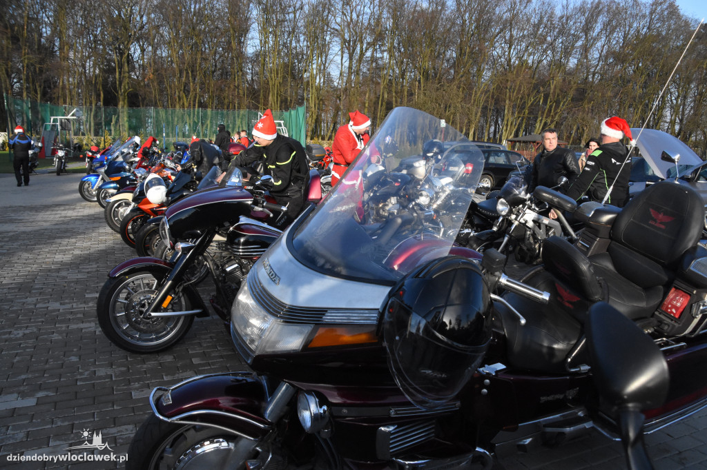 Motocykliści z wizytą w Domu Dziecka