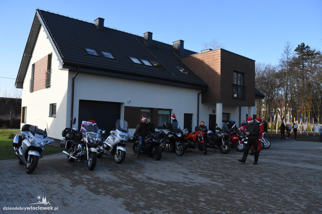 Motocykliści z wizytą w Domu Dziecka