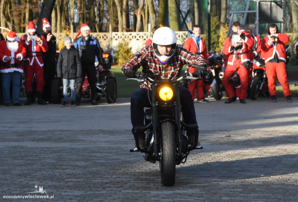 Motocykliści z wizytą w Domu Dziecka