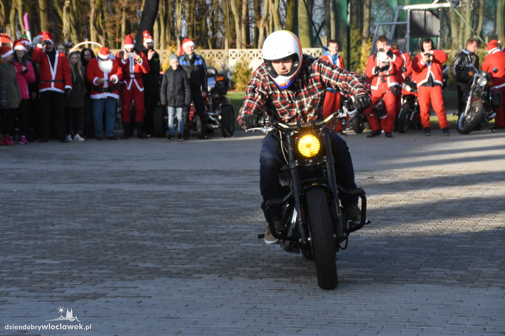 Motocykliści z wizytą w Domu Dziecka
