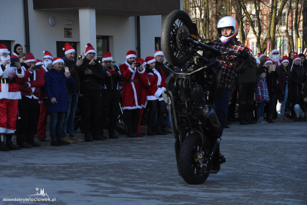 Motocykliści z wizytą w Domu Dziecka