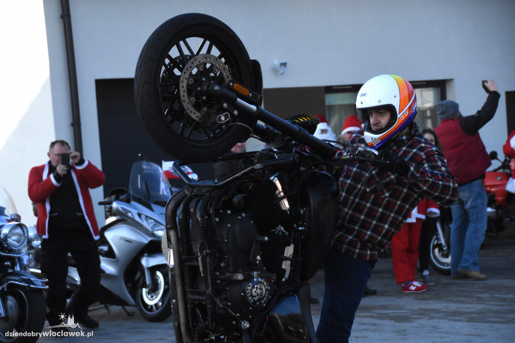 Motocykliści z wizytą w Domu Dziecka