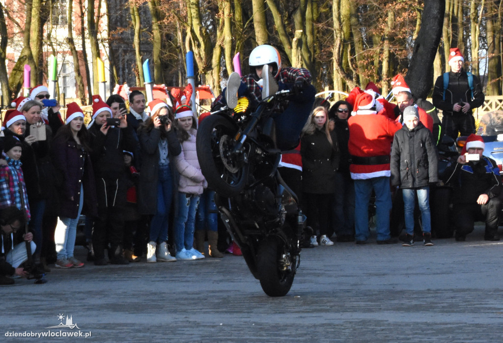 Motocykliści z wizytą w Domu Dziecka