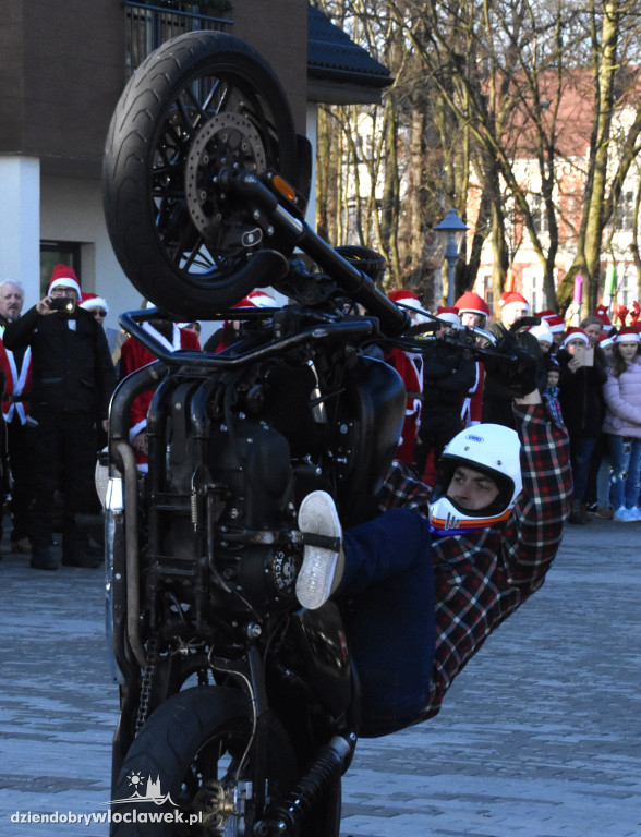 Motocykliści z wizytą w Domu Dziecka