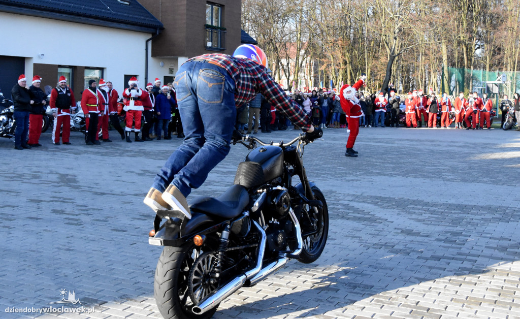 Motocykliści z wizytą w Domu Dziecka