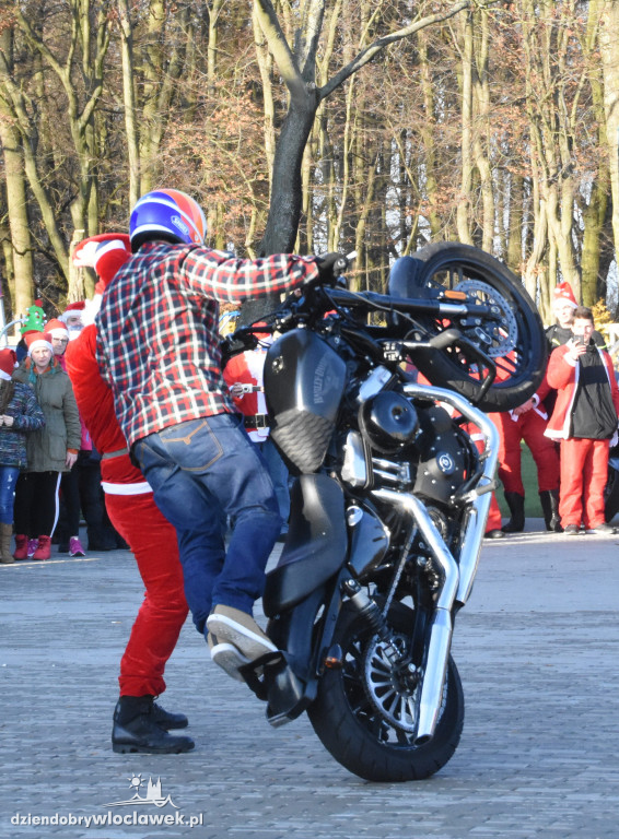 Motocykliści z wizytą w Domu Dziecka