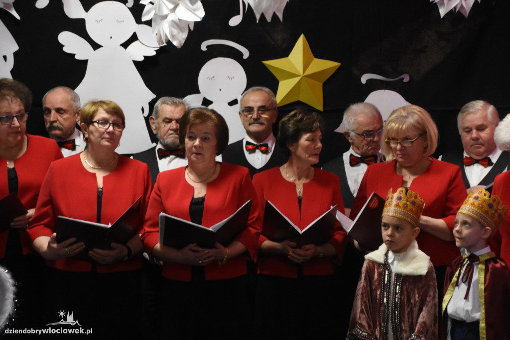 Łęgowianie śpiewali kolędy z dziećmi