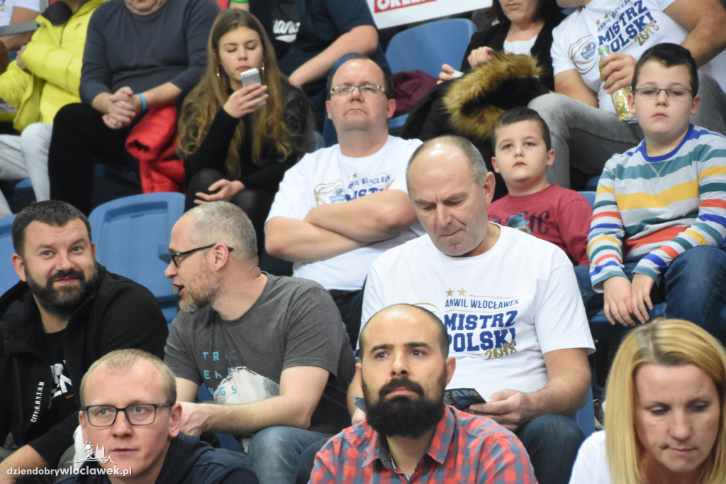 Kibice na meczu Anwilu z BK Ventspils