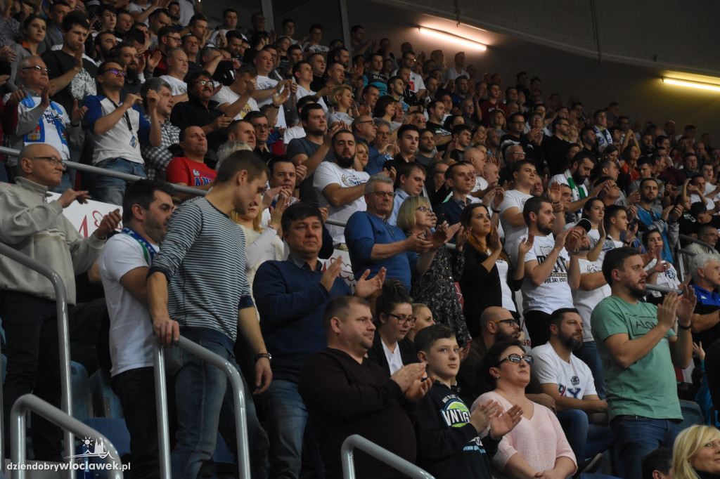 Kibice na meczu Anwilu z BK Ventspils