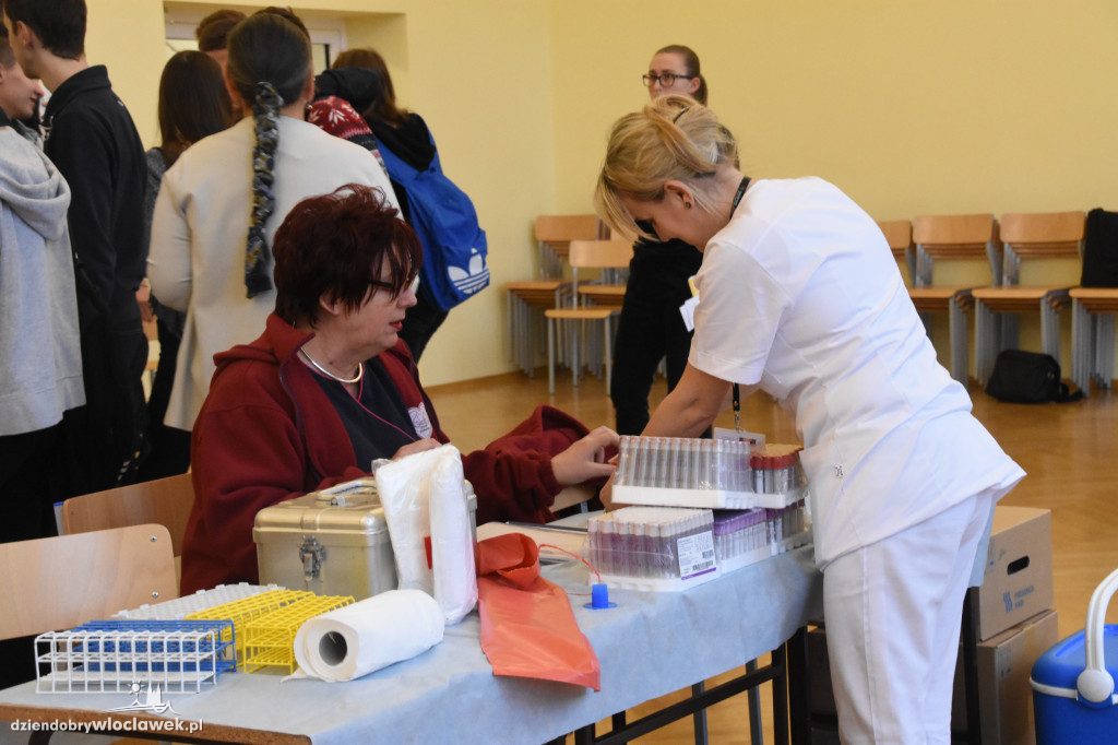 Uczniowie LMK i Długosza oddali krew