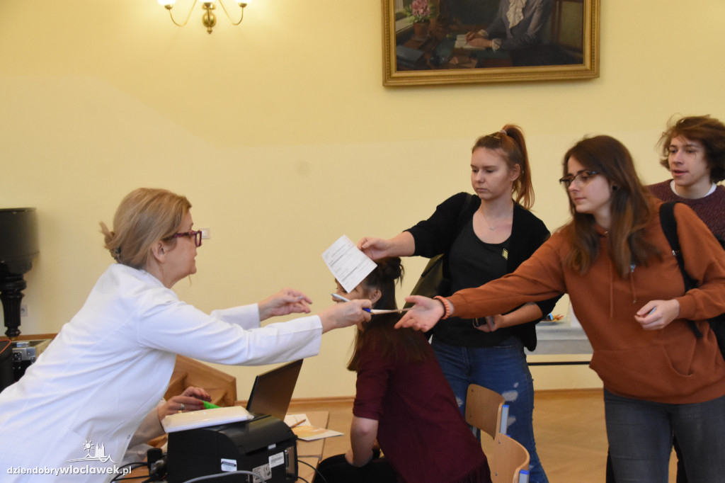 Uczniowie LMK i Długosza oddali krew