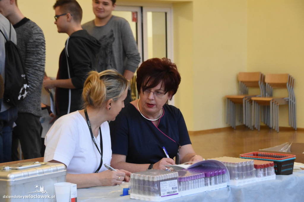 Uczniowie LMK i Długosza oddali krew