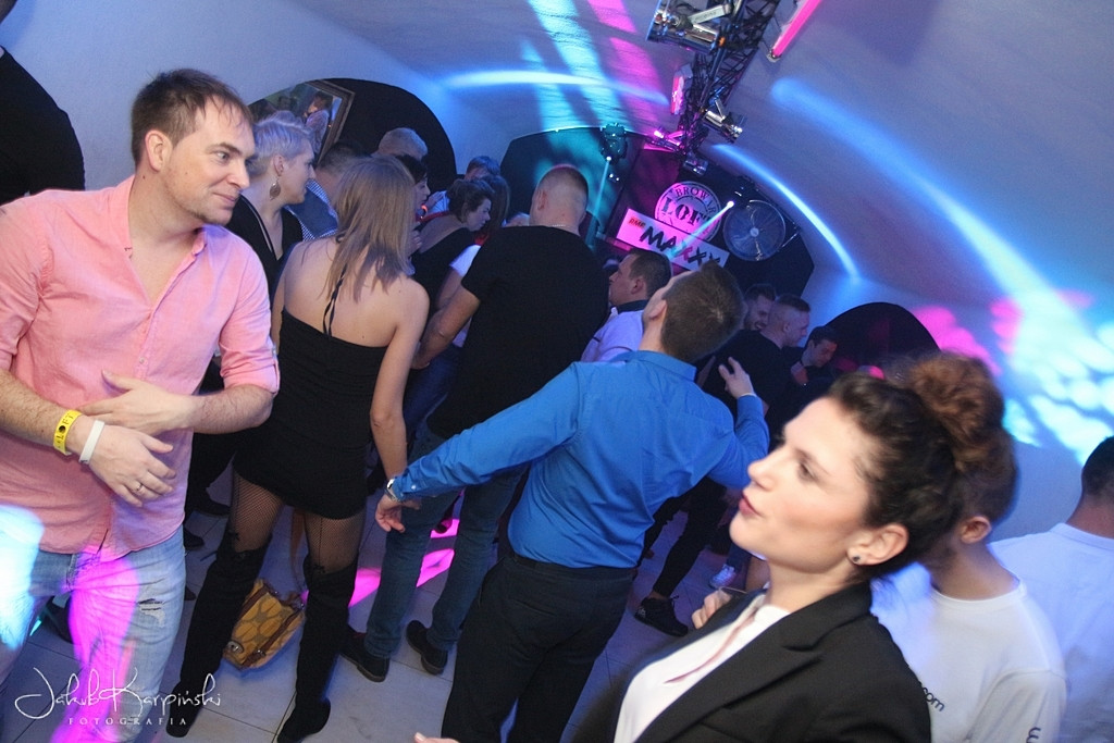 Sobotnia noc w Browar Loft Music & Pub
