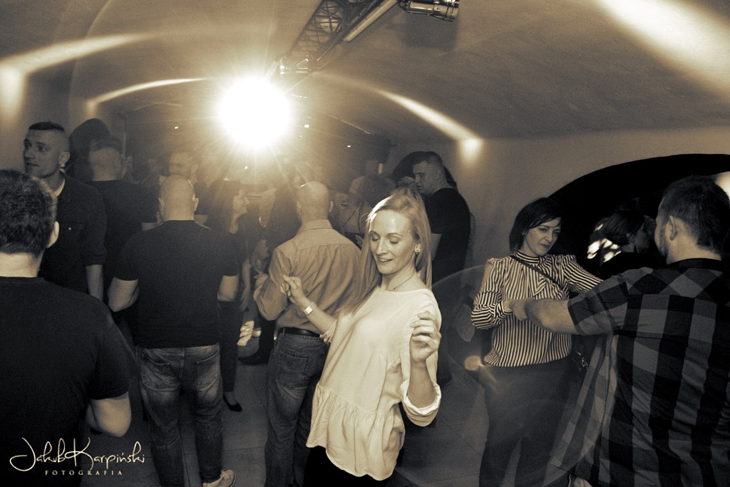 Sobotnia noc w Browar Loft Music & Pub
