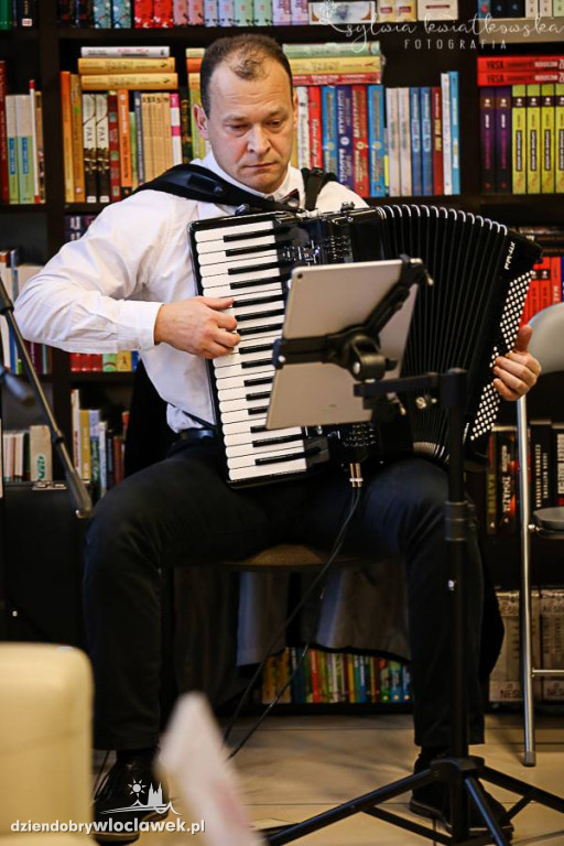 Znani artyści w księgarni Gdańscy