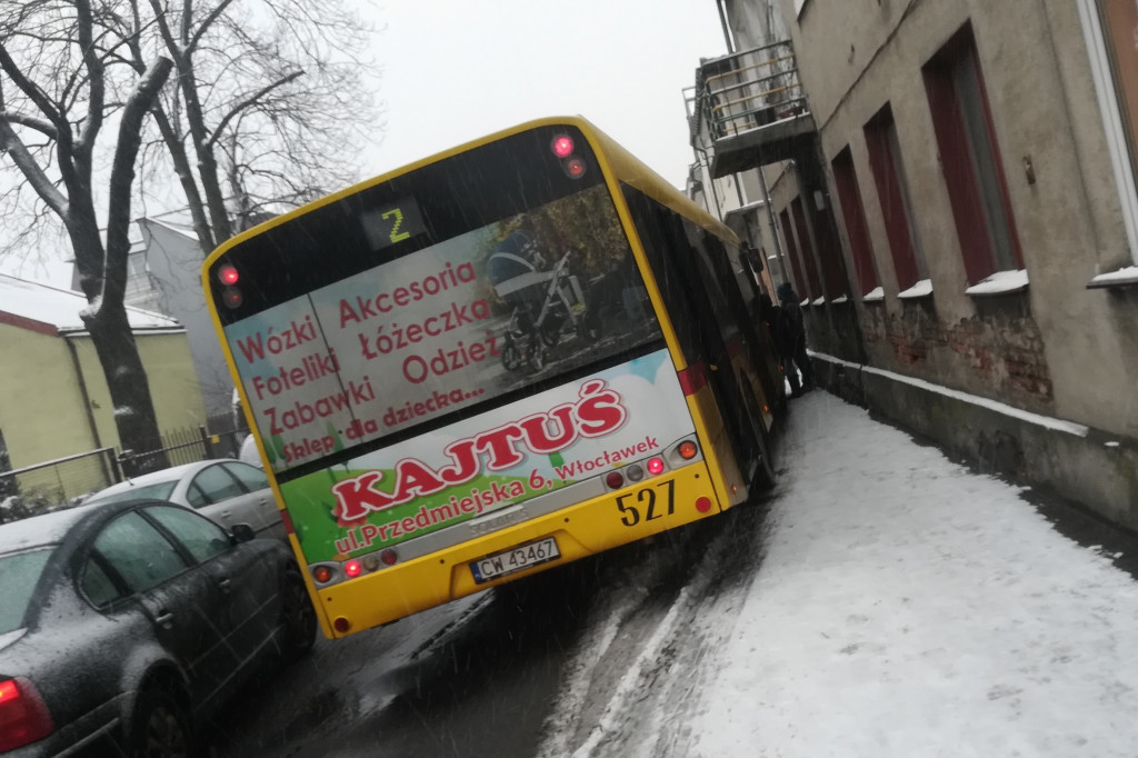 Autobus MPK wpadł w poślig na Chmielnej