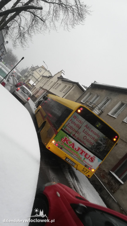 Autobus MPK wpadł w poślig na Chmielnej
