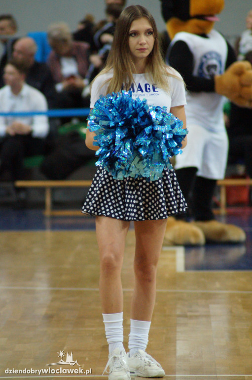 Cheerleaderki na meczu z Avellino
