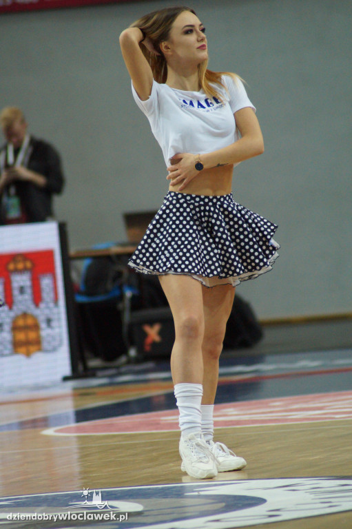 Cheerleaderki na meczu z Avellino