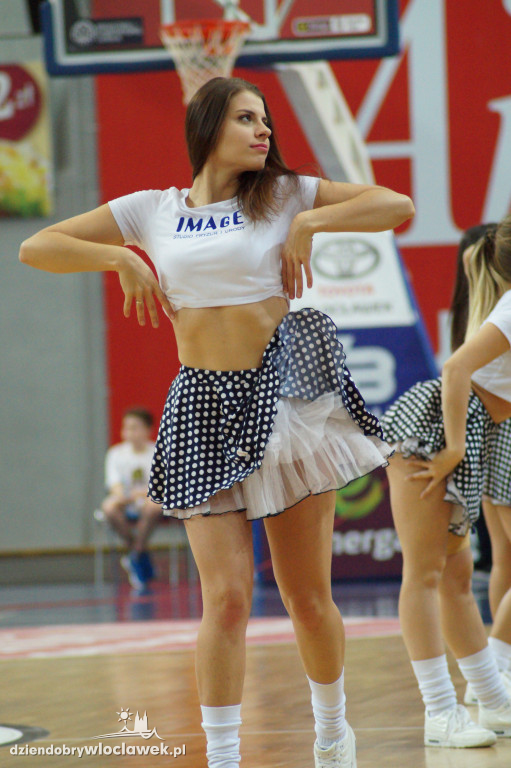 Cheerleaderki na meczu z Avellino