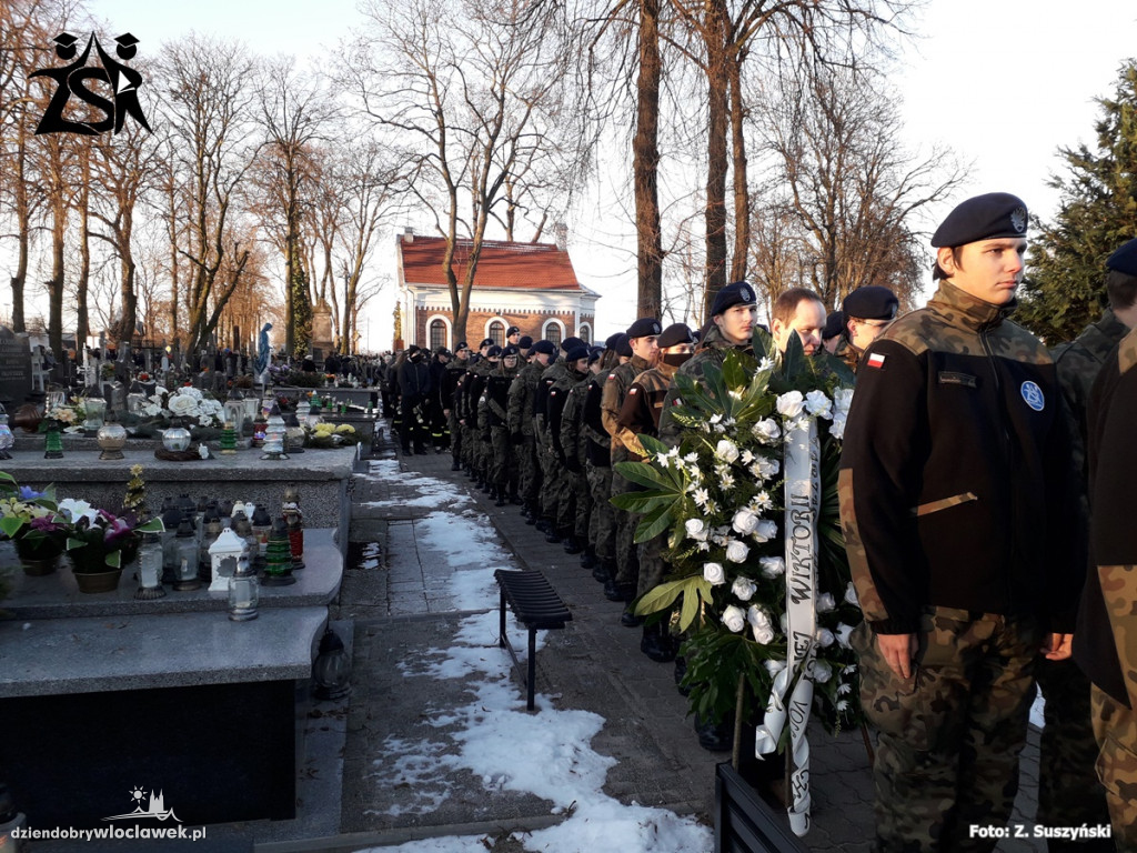 Tłumy pożegnały 16-letnią Wiktorię