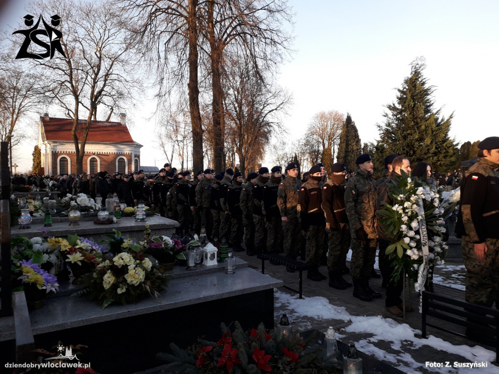 Tłumy pożegnały 16-letnią Wiktorię