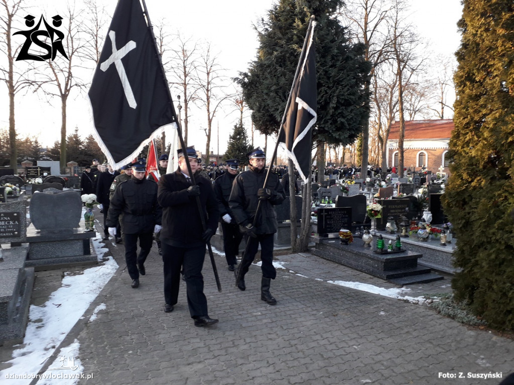 Tłumy pożegnały 16-letnią Wiktorię