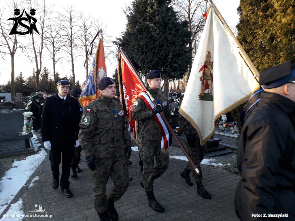 Tłumy pożegnały 16-letnią Wiktorię