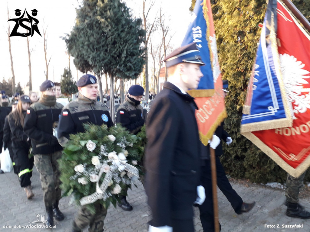 Tłumy pożegnały 16-letnią Wiktorię