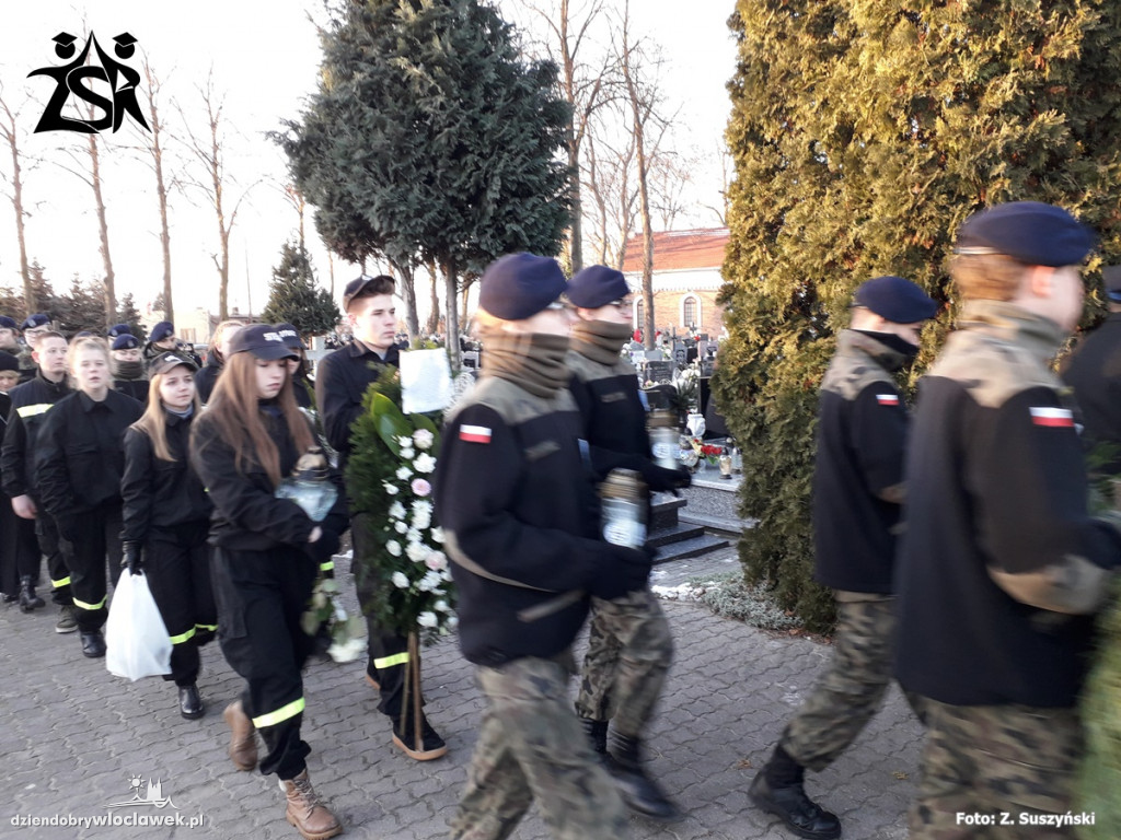 Tłumy pożegnały 16-letnią Wiktorię