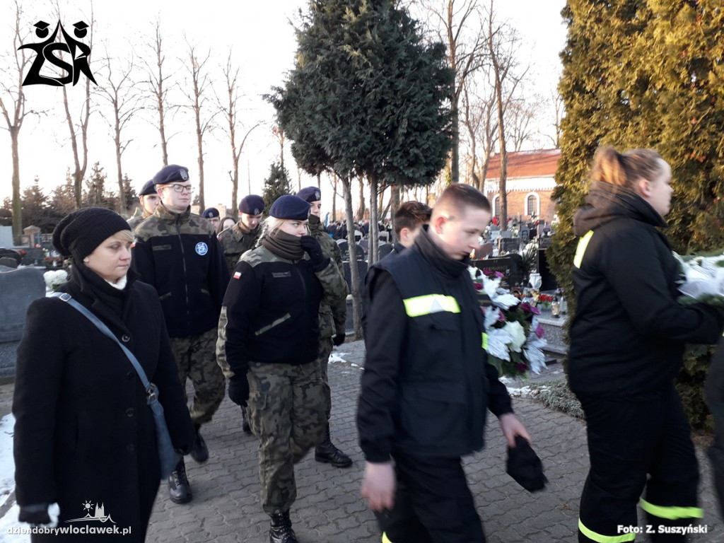 Tłumy pożegnały 16-letnią Wiktorię