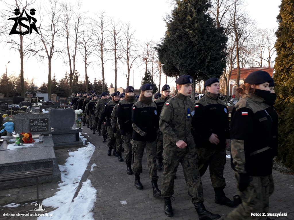 Tłumy pożegnały 16-letnią Wiktorię