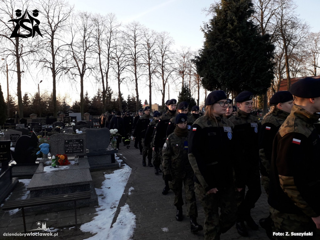 Tłumy pożegnały 16-letnią Wiktorię