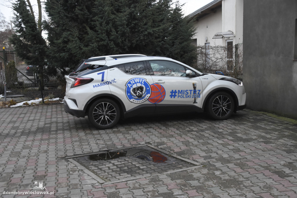 #Karma Wraca - koszykarze w schronisku