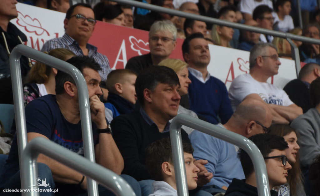 Kibice na meczu Anwilu z BK Banvit