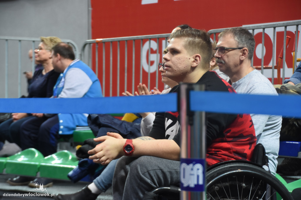 Kibice na meczu Anwilu z BK Banvit