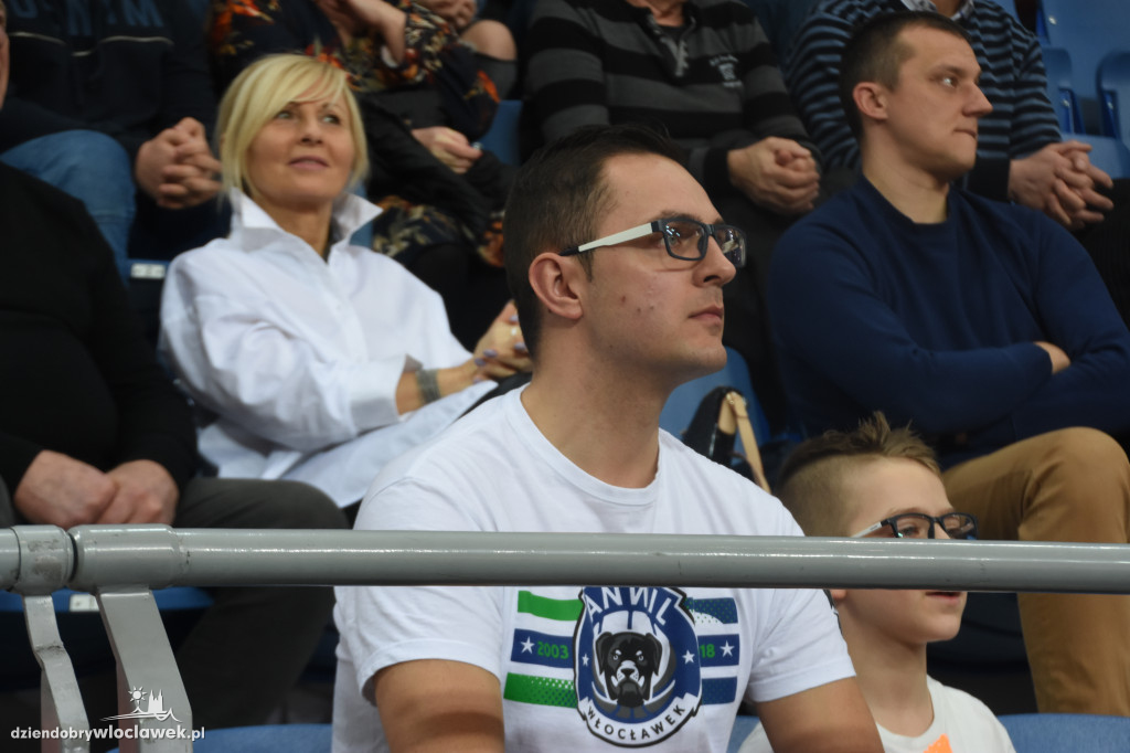 Kibice na meczu Anwilu z BK Banvit